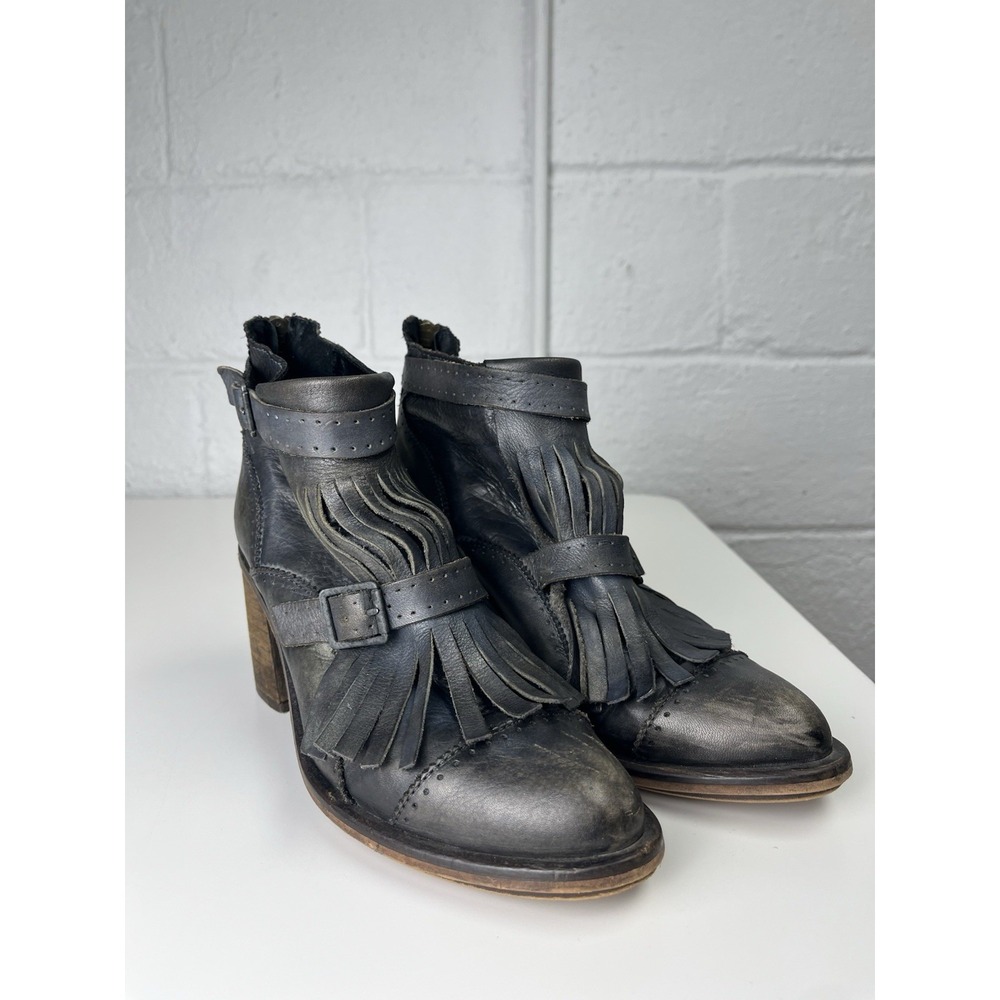 Free People Circle Back Heel Boot 39 / 8.5 Distressed Gray Black Leather Western